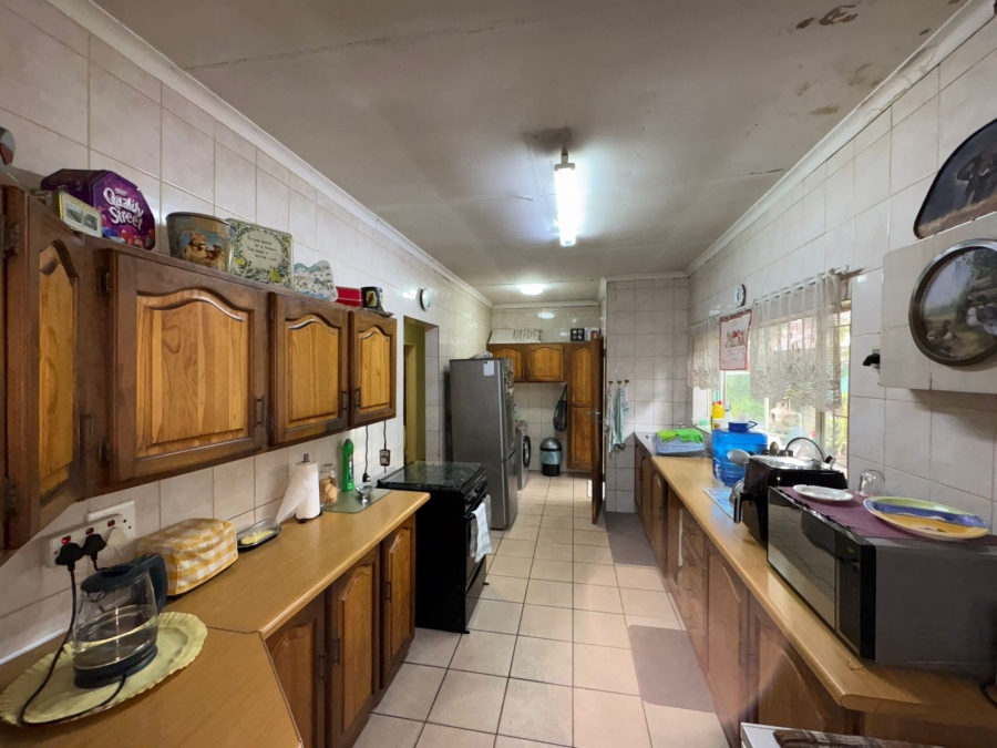 4 Bedroom Property for Sale in Mid Town North West